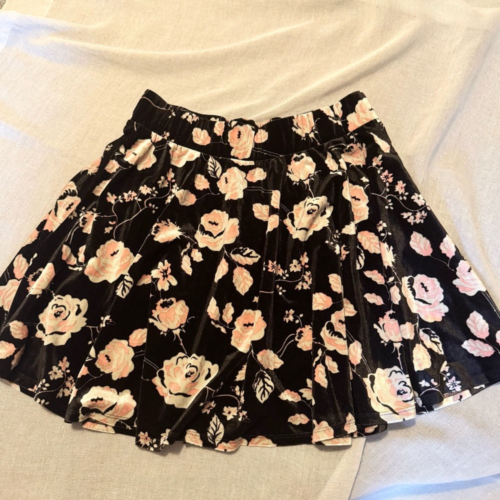 Floral Velvet Mini Skater Skirt in Black and Pink Goth Fairycore Cottagecore L